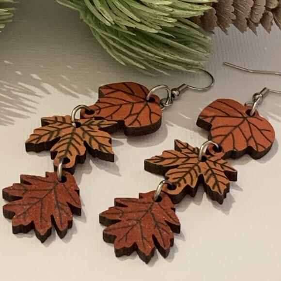 Leaf Earring, Nature Jewelry, Fall Earrings, Gift Idea, Maple Leaf Earring, Leaf - Picture 1 of 4